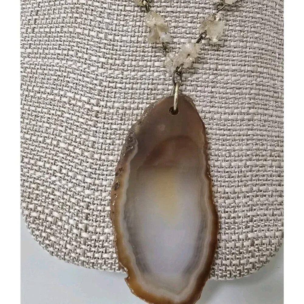 Vintage 70s Natural Stone Agate Geode Pendant Necklace‎ Brown/Ivory Slice